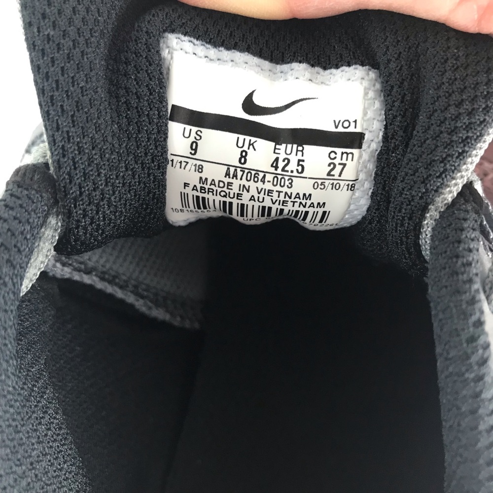 NIKE Varsity Compete Trainer Grey/Black Sz 9 - Picture 8 of 8